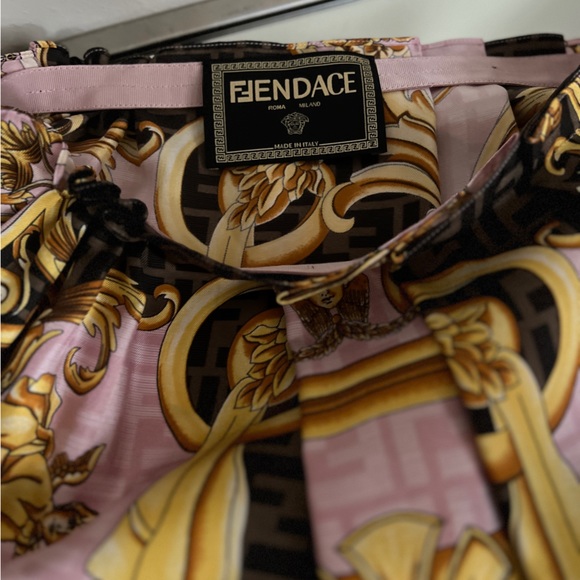 Like new Fendace Multicolour Silk Skirt $1,895 36 0 FENDI VERSACE - Picture 9 of 9